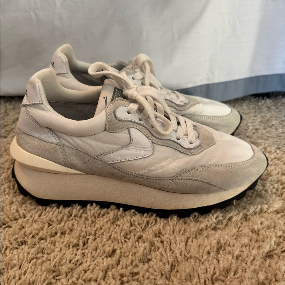 Voile Blanche White and Gray Sneakers